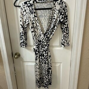 EUC Diane von Furstenberg Julian wrap dress